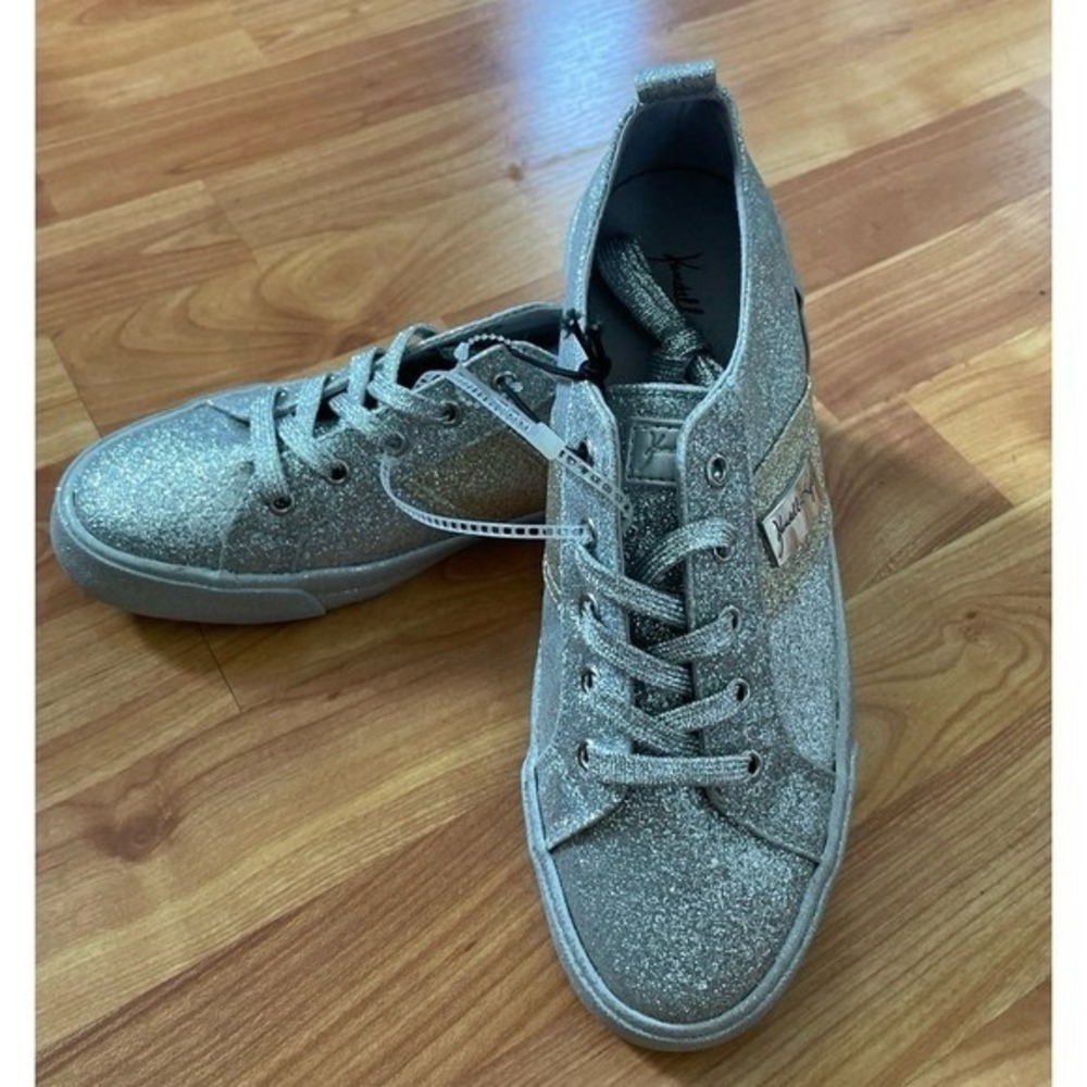 Kendall + Kylie Sneakers Glitter Silver & Gold